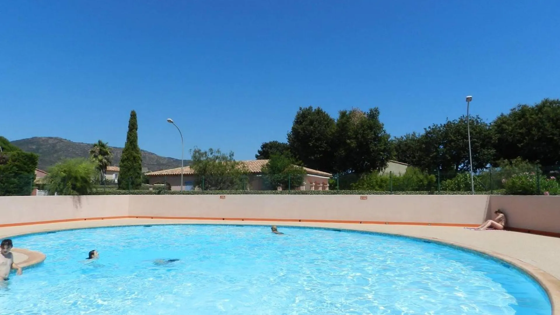 Maison Climatisee Avec Piscine/Tennis, Terrasse Orientee Sud-Ouest, Proche Plage - Bormes-Les-Mimosas - Fr-1-251-821 Апартаменты